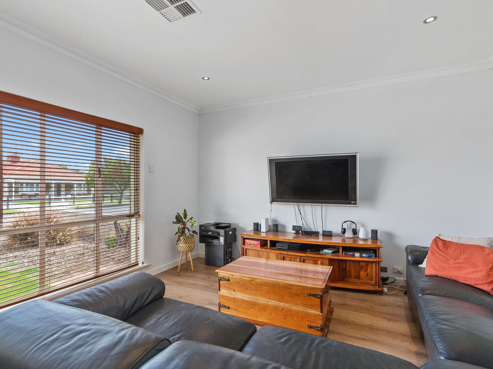 8 Mooltan Avenue, Largs Bay SA 5016, Largs Bay - Thumbnail 4