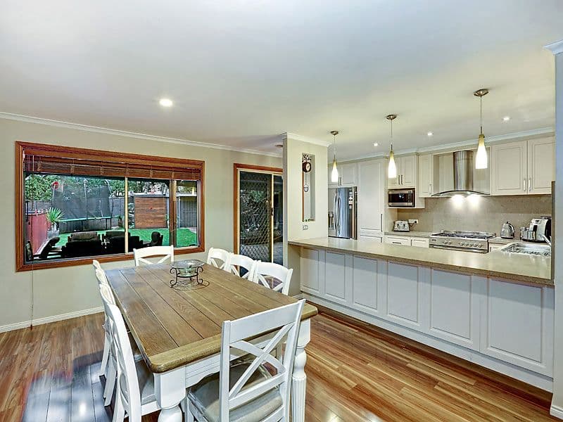 4 Peppermint Walk, South Morang VIC 3752, South Morang - Thumbnail 3