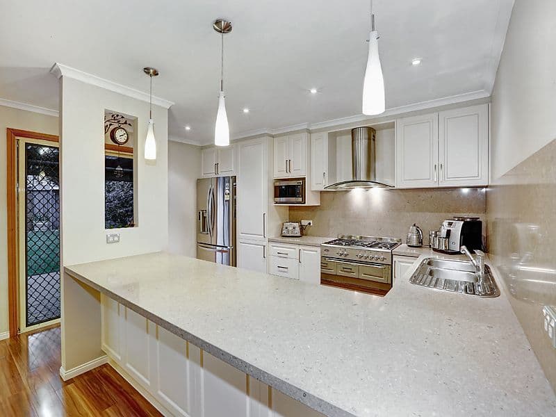 4 Peppermint Walk, South Morang VIC 3752, South Morang - Thumbnail 4
