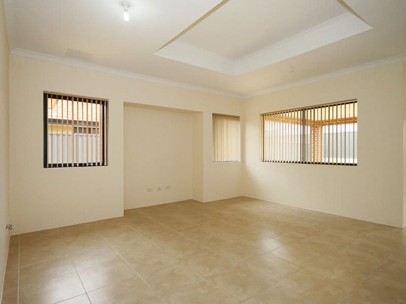 94 Edgecombe Pass, AVELEY WA 6069, Aveley - Thumbnail 4