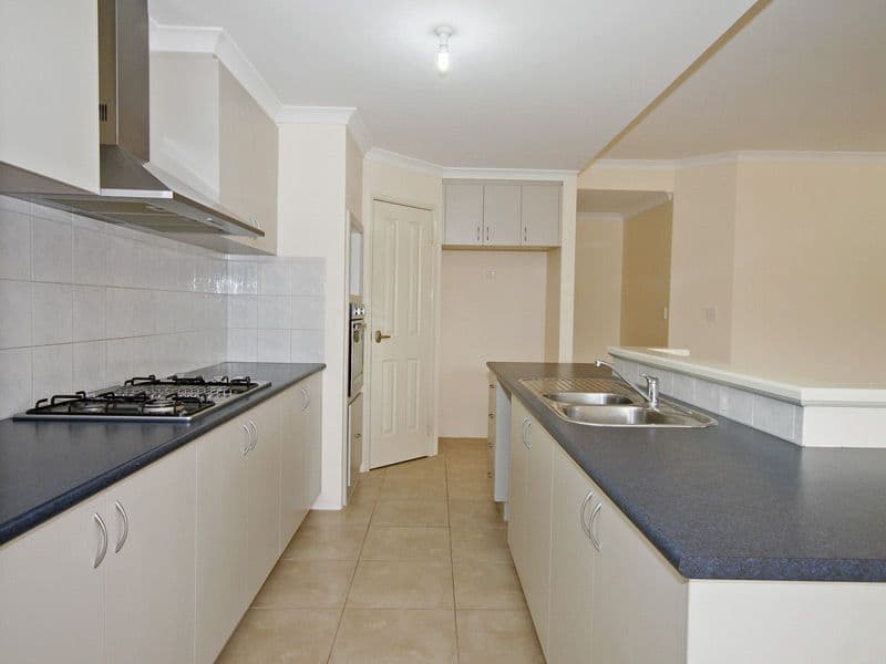 94 Edgecombe Pass, AVELEY WA 6069, Aveley - Thumbnail 8
