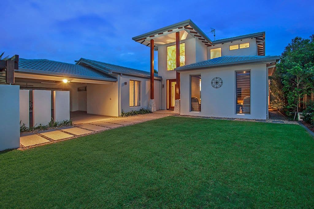 7 Coobowie Street, Broadbeach Waters QLD 4218, Broadbeach Waters - Thumbnail 3