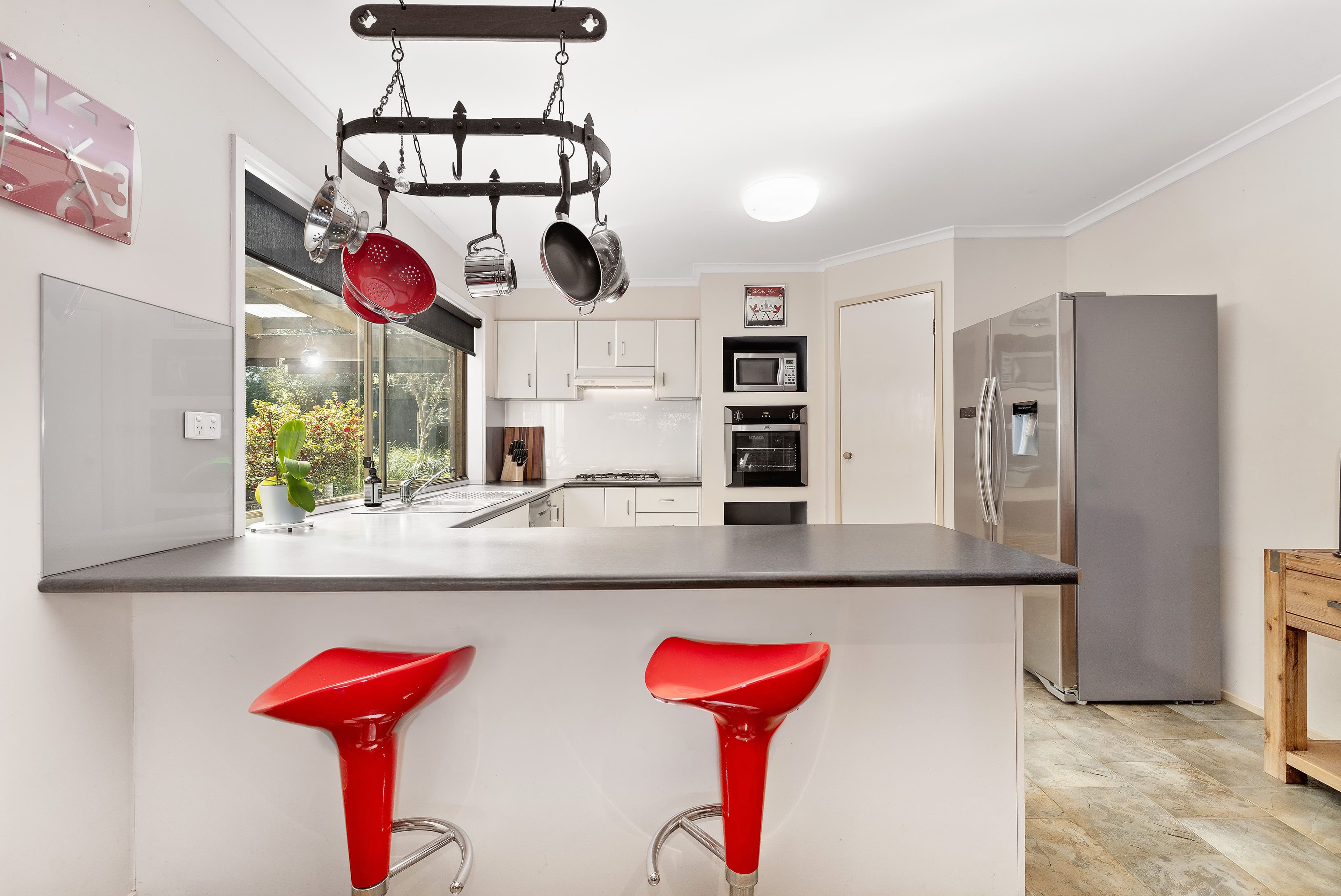 8 Ravenscourt Close, Rowville VIC 3178, Rowville - Thumbnail 2