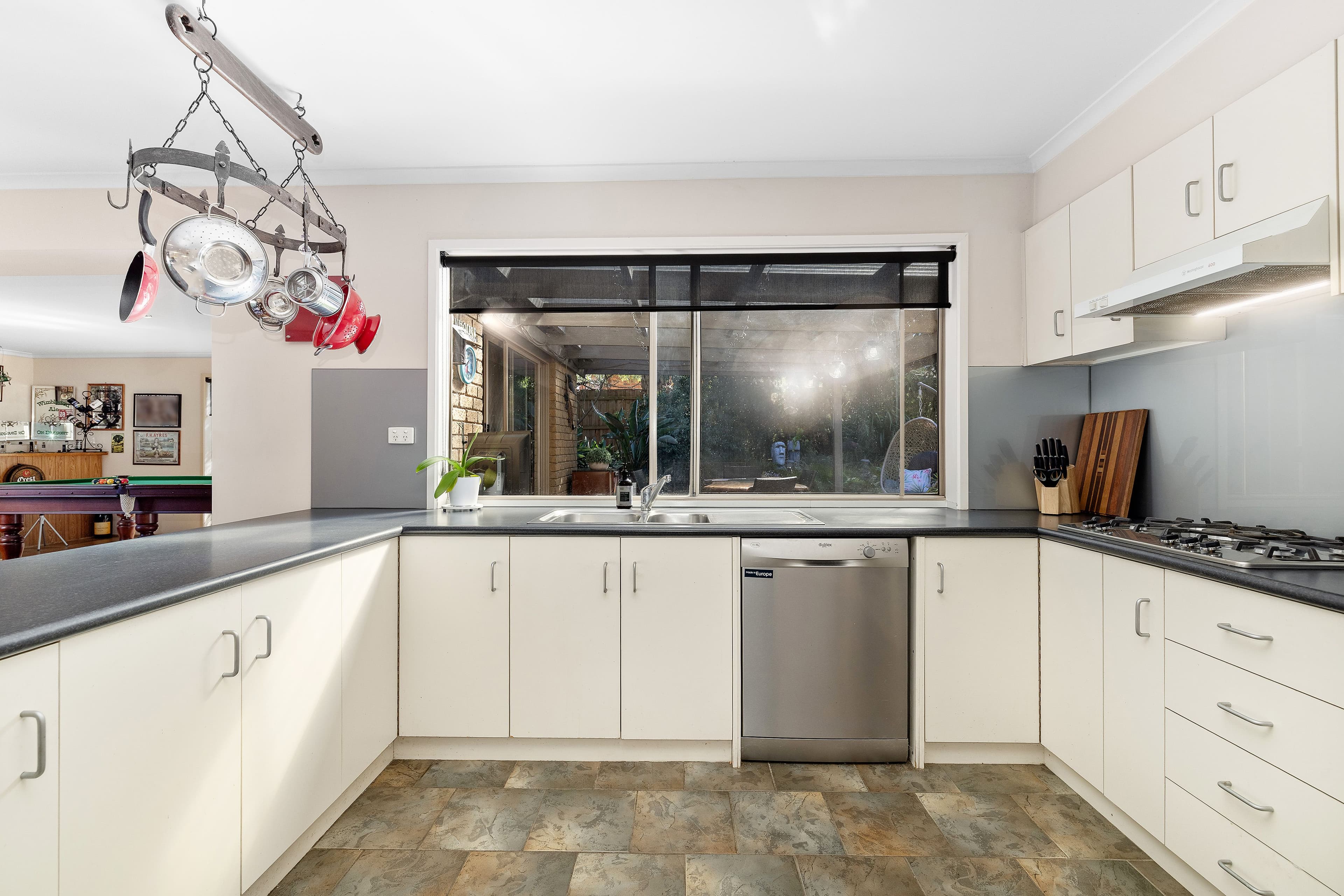 8 Ravenscourt Close, Rowville VIC 3178, Rowville - Thumbnail 3