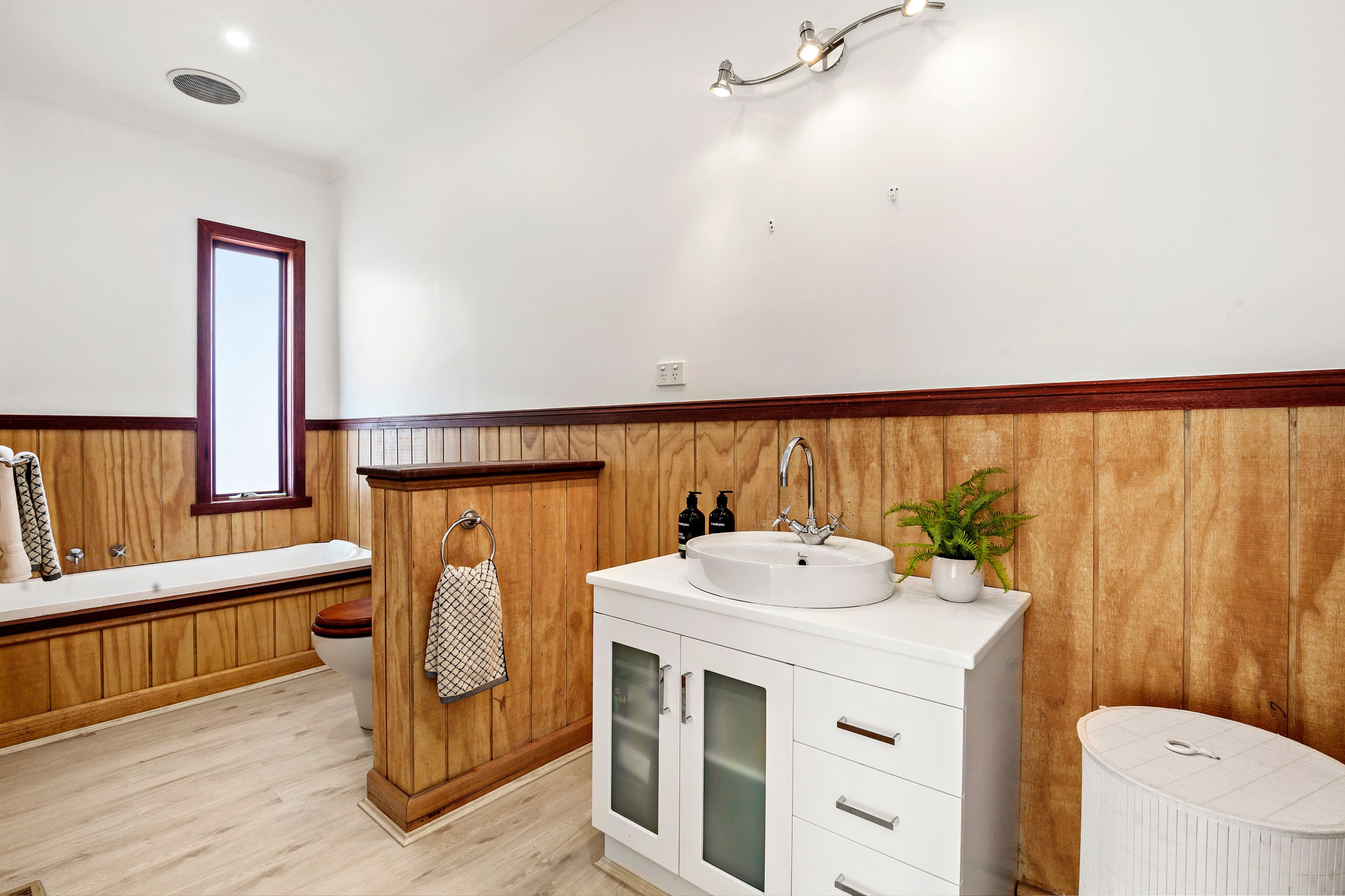 10 Farm Road, Oakleigh South VIC 3167, Oakleigh South - Thumbnail 6