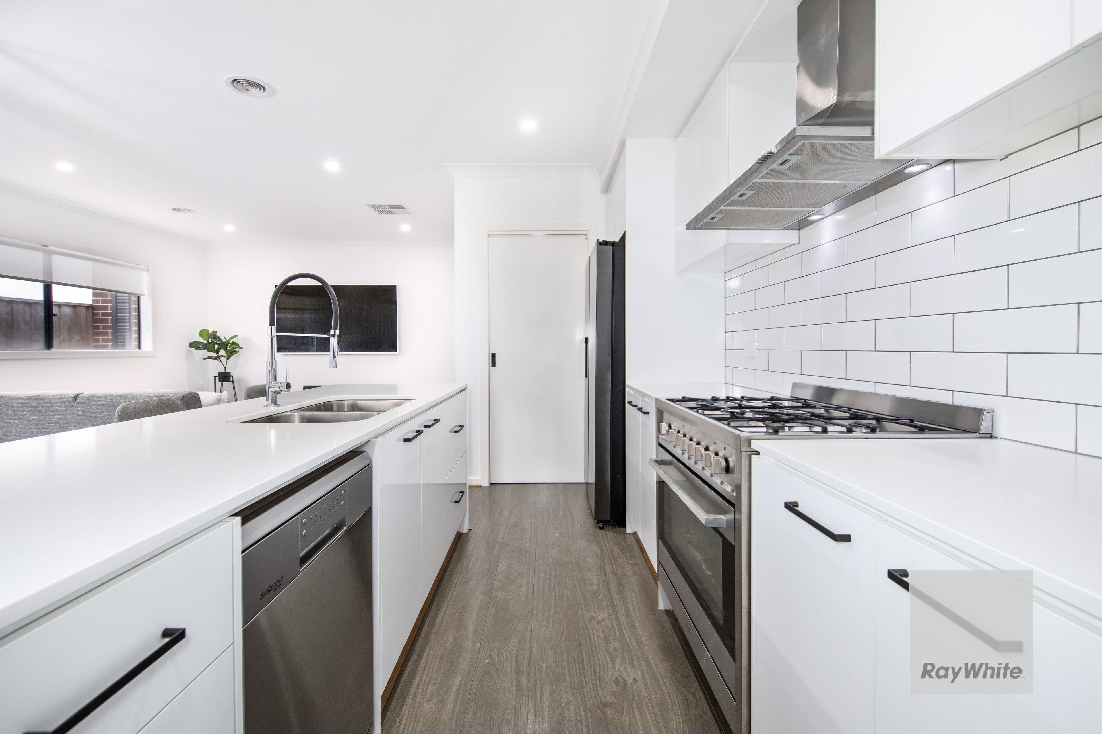 38 Murray Road, THORNHILL PARK VIC 3335, Thornhill Park - Thumbnail 3