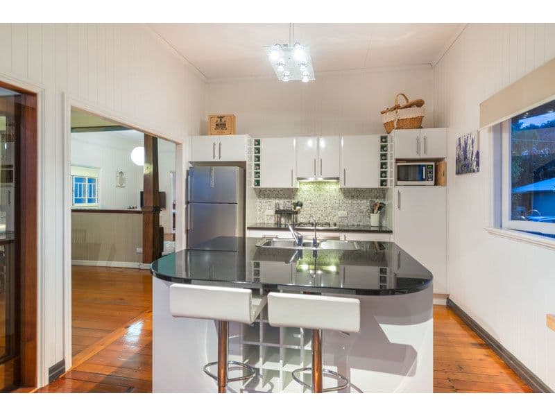 11 Bess Street, WINDSOR QLD 4030, Windsor - Thumbnail 5