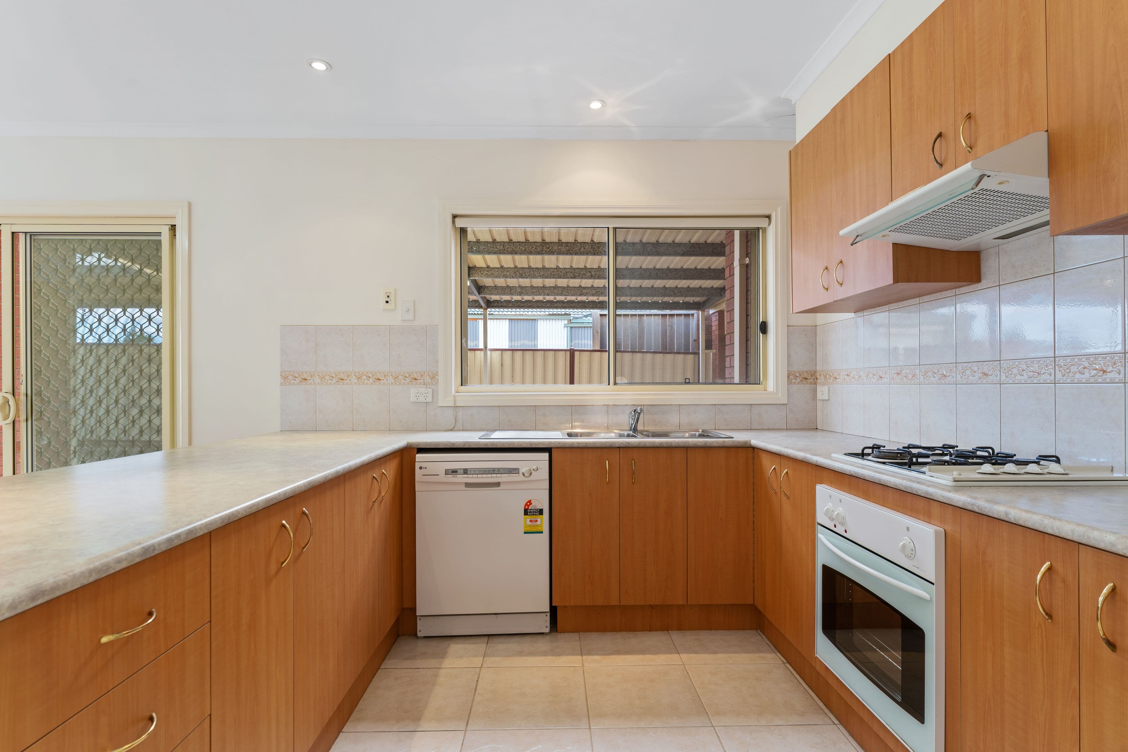 15 Egret Crescent, Cairnlea VIC 3023, Cairnlea - Thumbnail 3