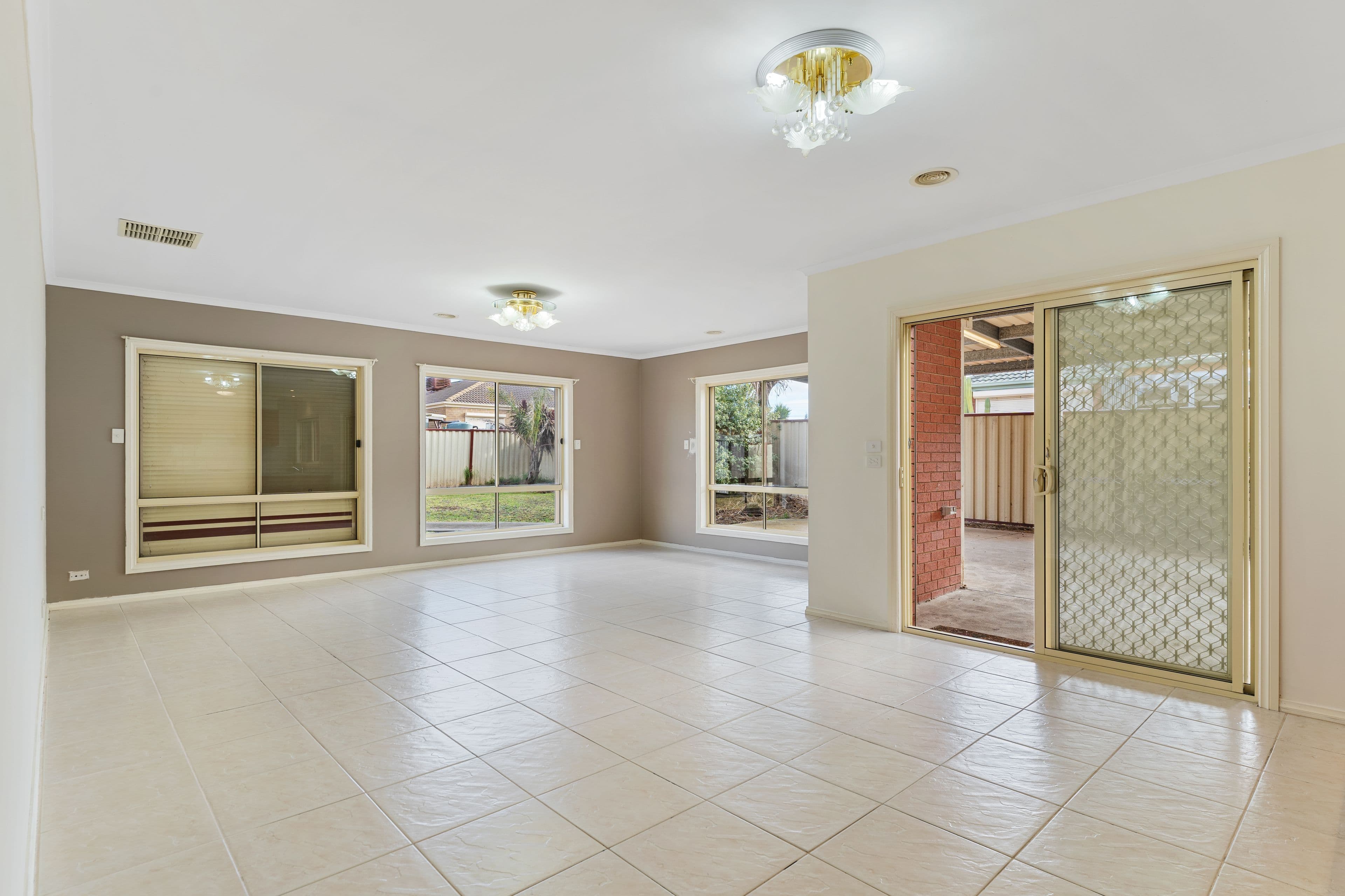 15 Egret Crescent, Cairnlea VIC 3023, Cairnlea - Thumbnail 6
