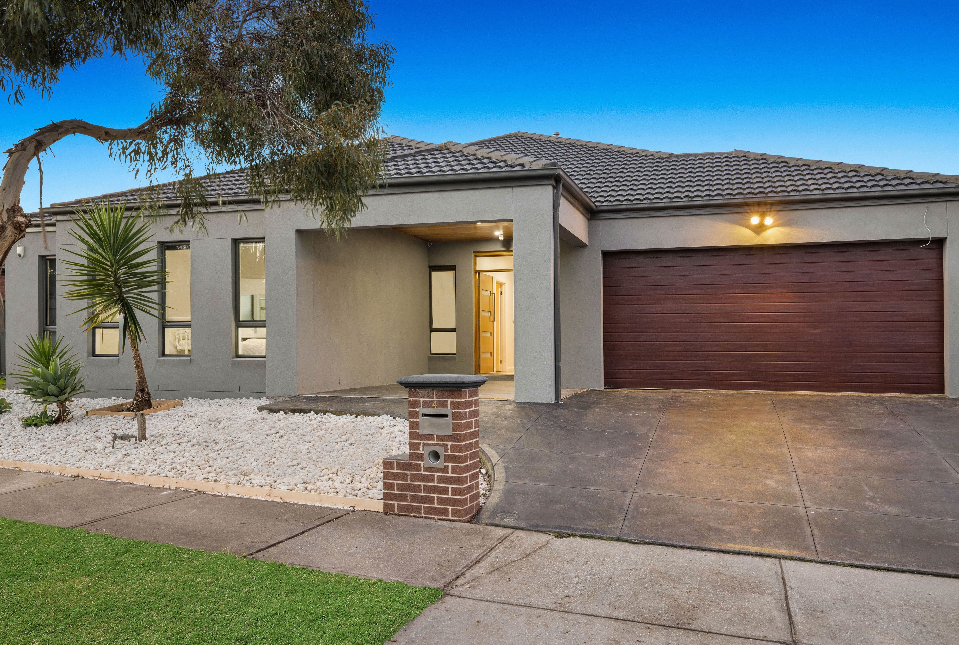4 Lewisham Place, Craigieburn VIC 3064, Craigieburn - Image 1