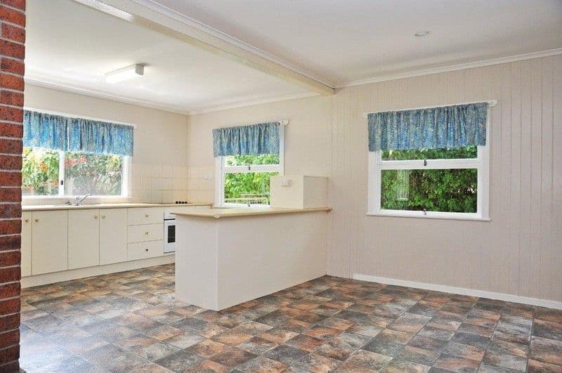 27  Albert Street, NEWTOWN QLD 4350, Newtown - Thumbnail 2