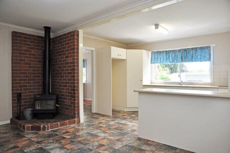 27  Albert Street, NEWTOWN QLD 4350, Newtown - Thumbnail 3