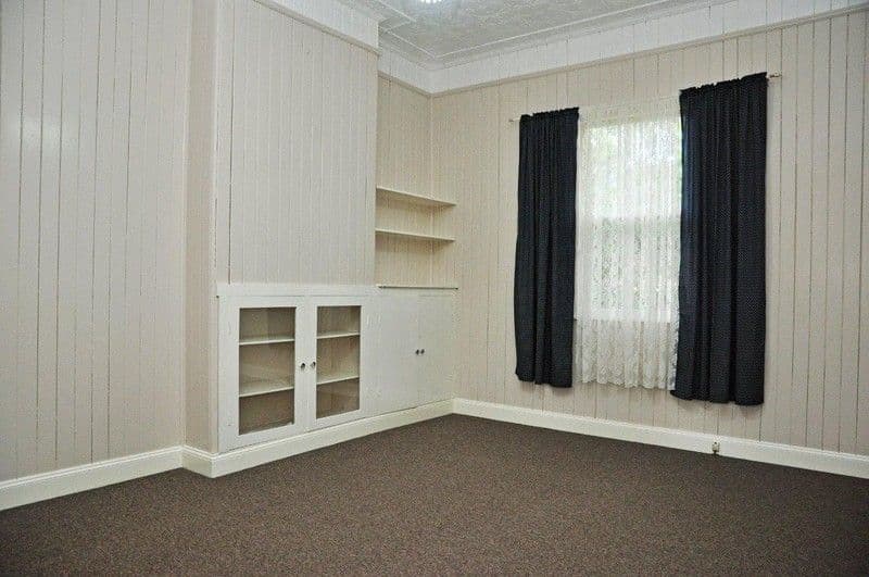 27  Albert Street, NEWTOWN QLD 4350, Newtown - Thumbnail 4
