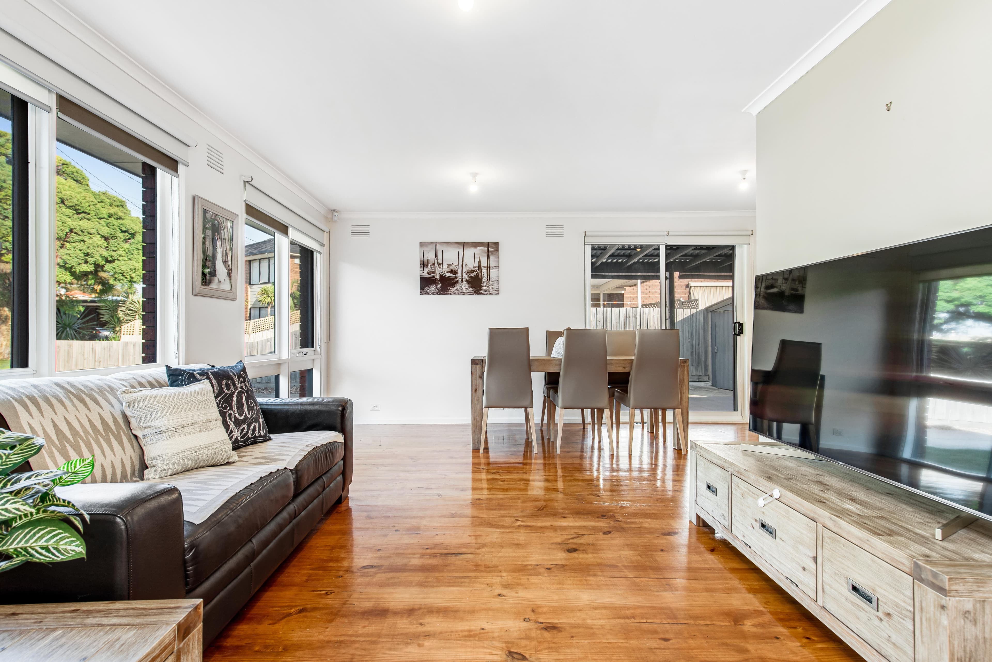 10 Dundee Close, Gladstone Park VIC 3043, Gladstone Park - Thumbnail 2