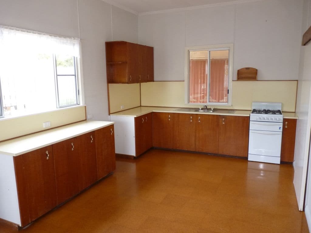 38 Desmond Lane, OAKEY QLD 4401, Oakey - Thumbnail 3