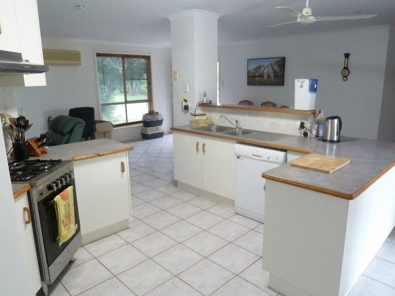 14 Dolphin Drive, BUCASIA QLD 4750, Bucasia - Thumbnail 4