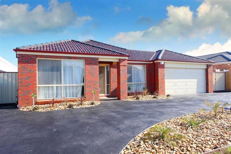 2 Manly Court, TAYLORS HILL VIC 3037, Taylors Hill - Image 1