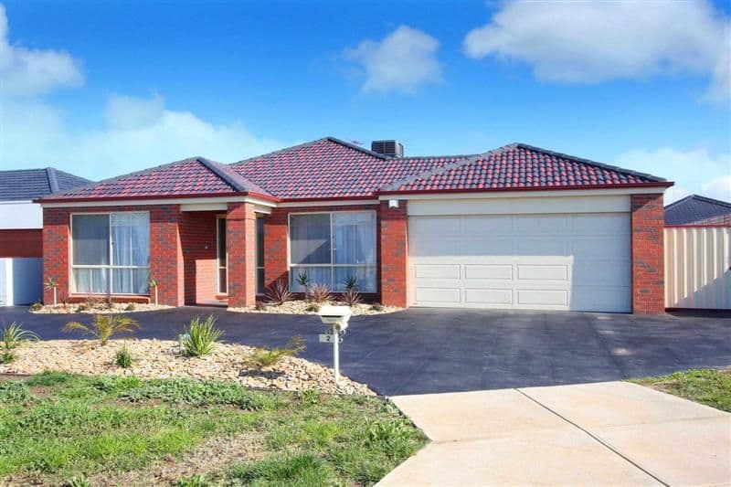 2 Manly Court, TAYLORS HILL VIC 3037, Taylors Hill - Thumbnail 2