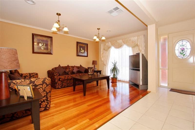 2 Manly Court, TAYLORS HILL VIC 3037, Taylors Hill - Thumbnail 7