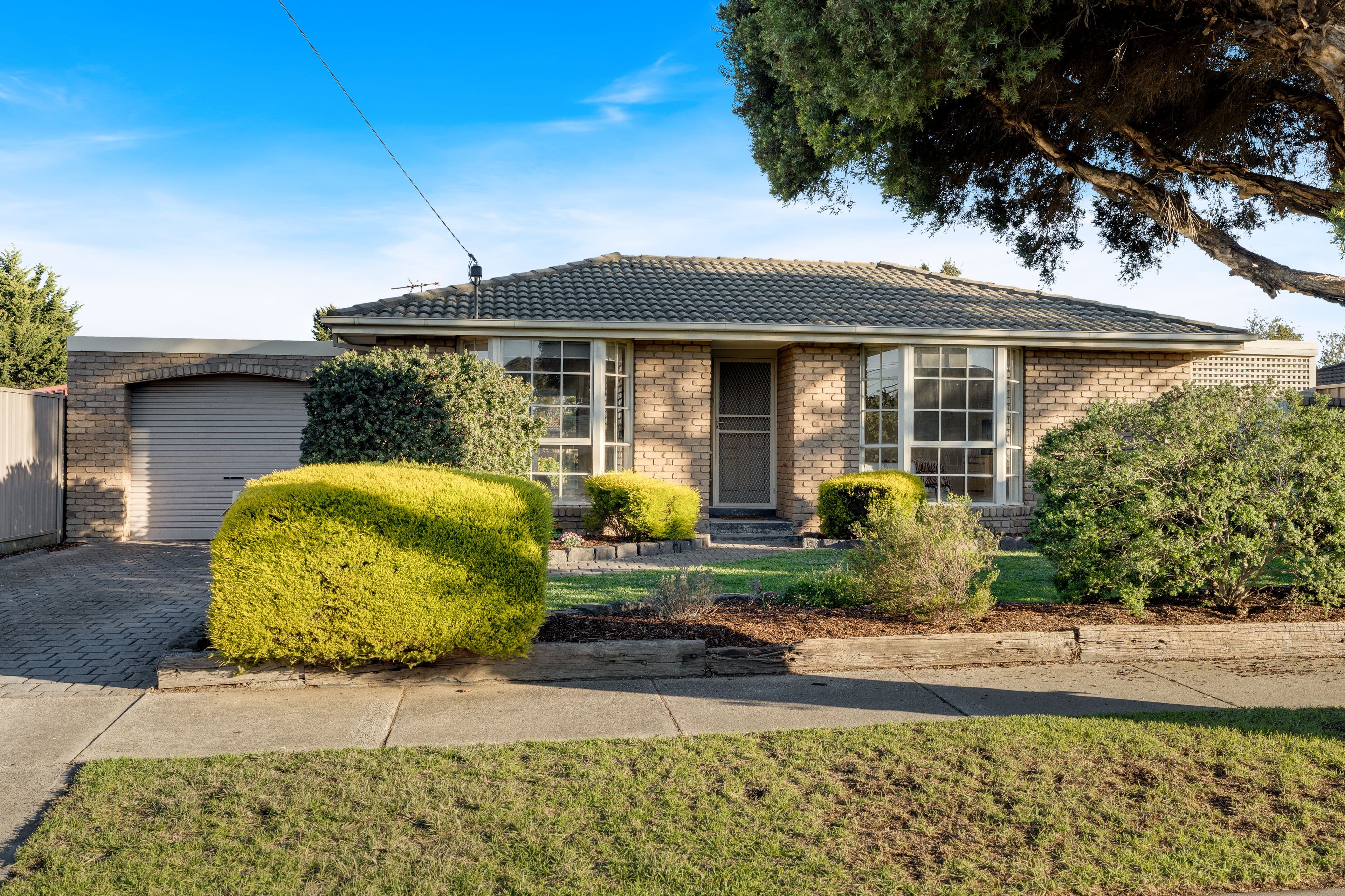 58 Bainbridge Close, Craigieburn VIC 3064, Craigieburn - Image 1