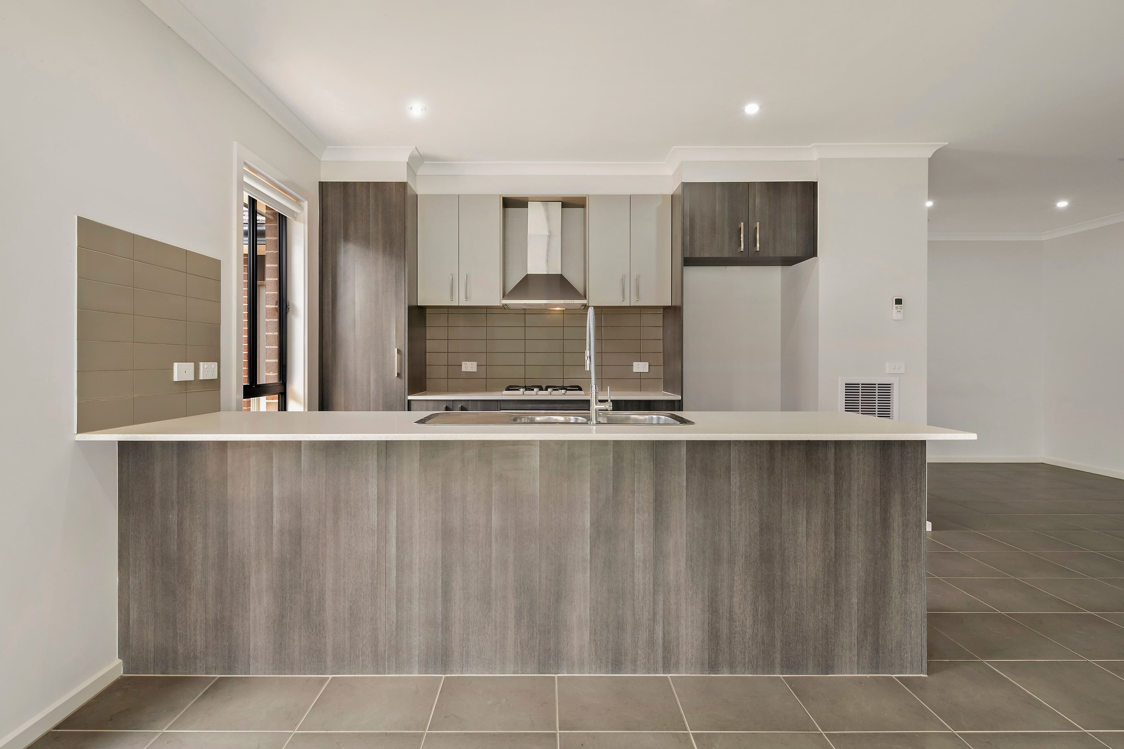 63 Gyrfalcon Way, Doreen VIC 3754, Doreen - Thumbnail 2