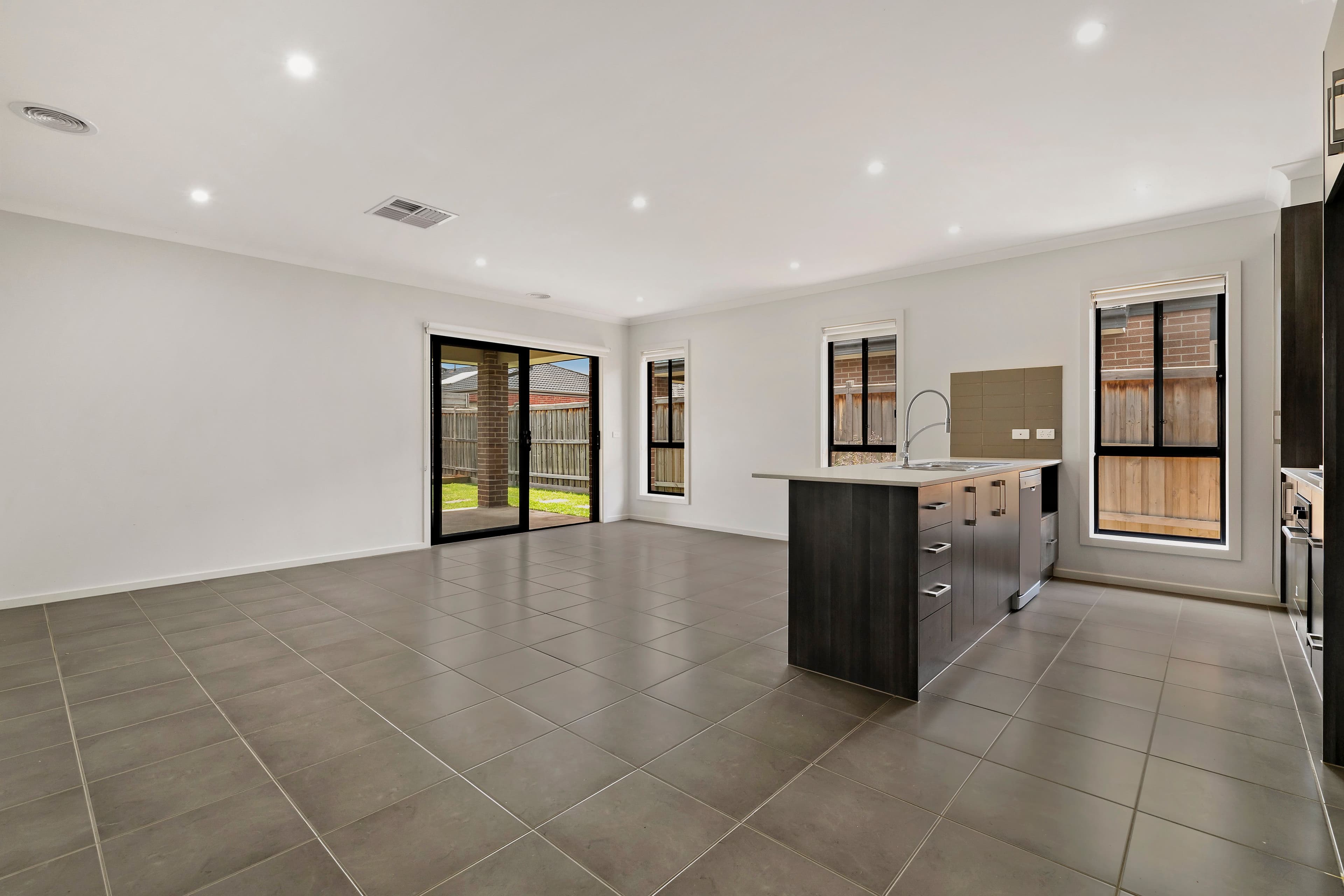 63 Gyrfalcon Way, Doreen VIC 3754, Doreen - Thumbnail 4