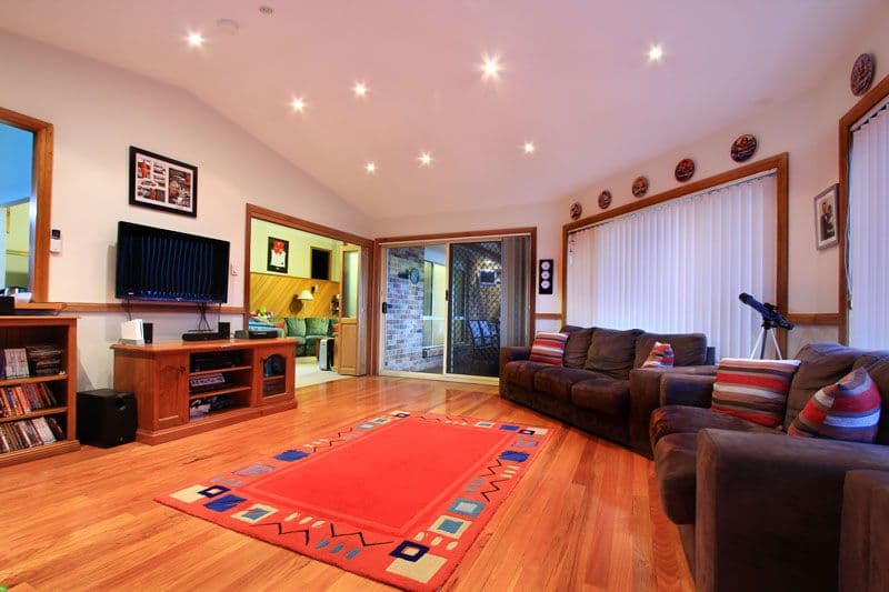 19 Silvertop Parade, CORDEAUX HEIGHTS NSW 2526, Cordeaux Heights - Thumbnail 2