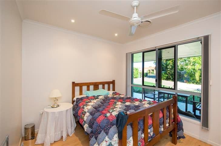 12 Lois Court, NEW AUCKLAND QLD 4680, New Auckland - Thumbnail 5