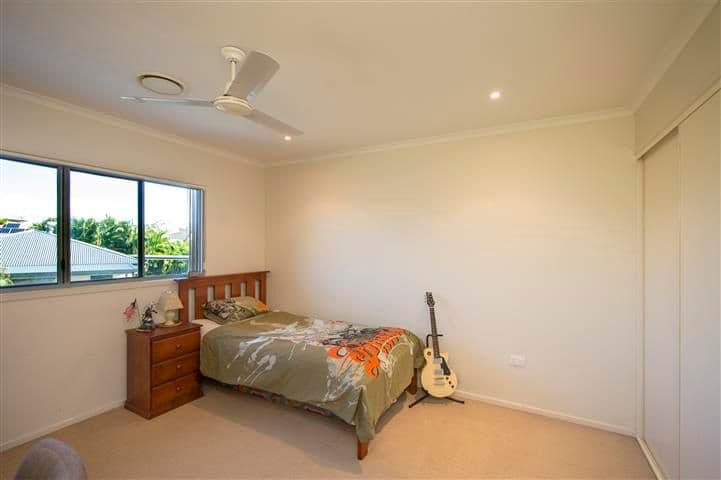 12 Lois Court, NEW AUCKLAND QLD 4680, New Auckland - Thumbnail 6