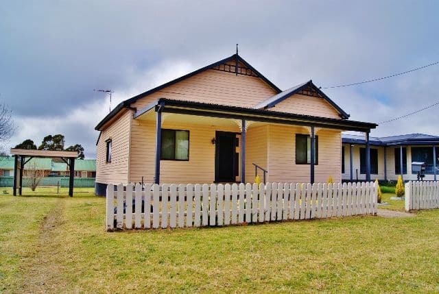 30 Murringo Street, YOUNG NSW 2594, Young - Thumbnail 2