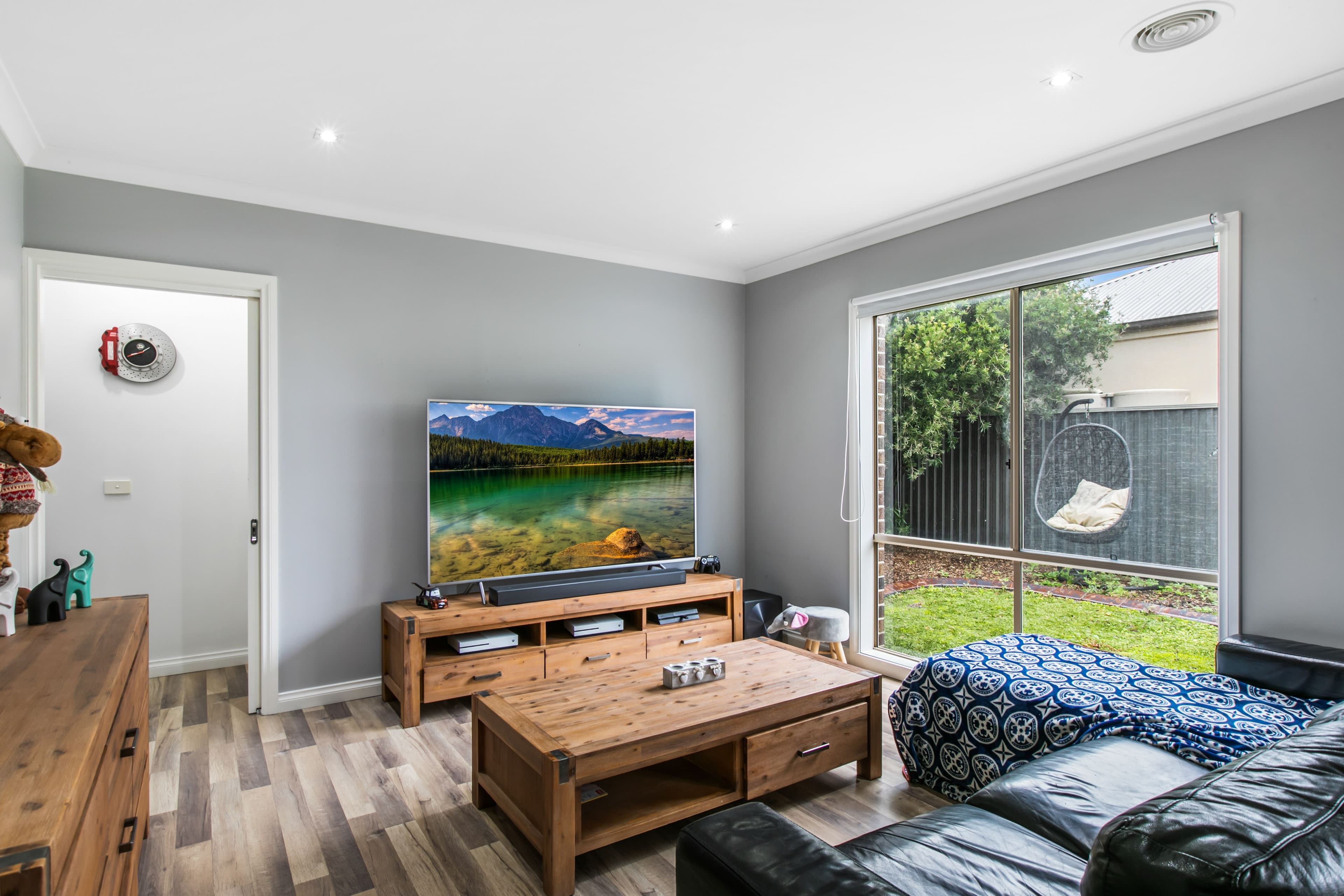 18 Everly Circuit, Pakenham VIC 3810, Pakenham - Thumbnail 2