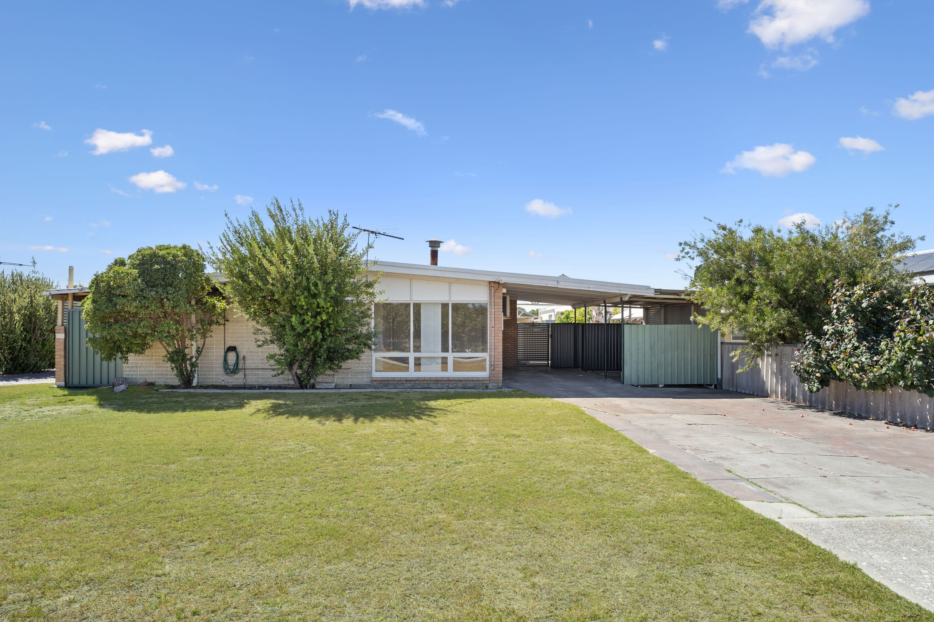 16 Griggs Way, Rockingham WA 6168, Rockingham - Image 1