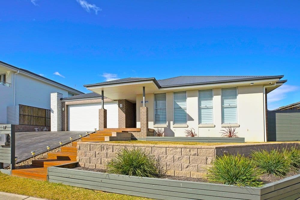 17 Highdale Terrace, Glenmore Park - Image 1