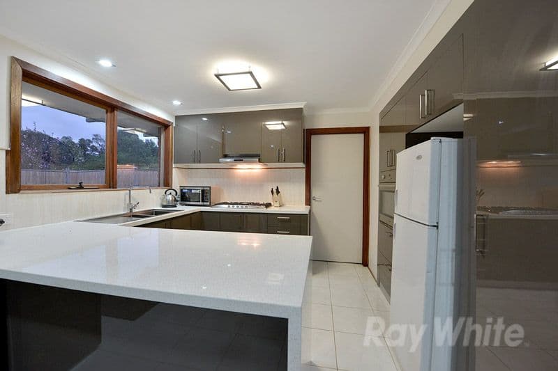 13 Jamieson Avenue, ROWVILLE VIC 3178, Rowville - Thumbnail 2