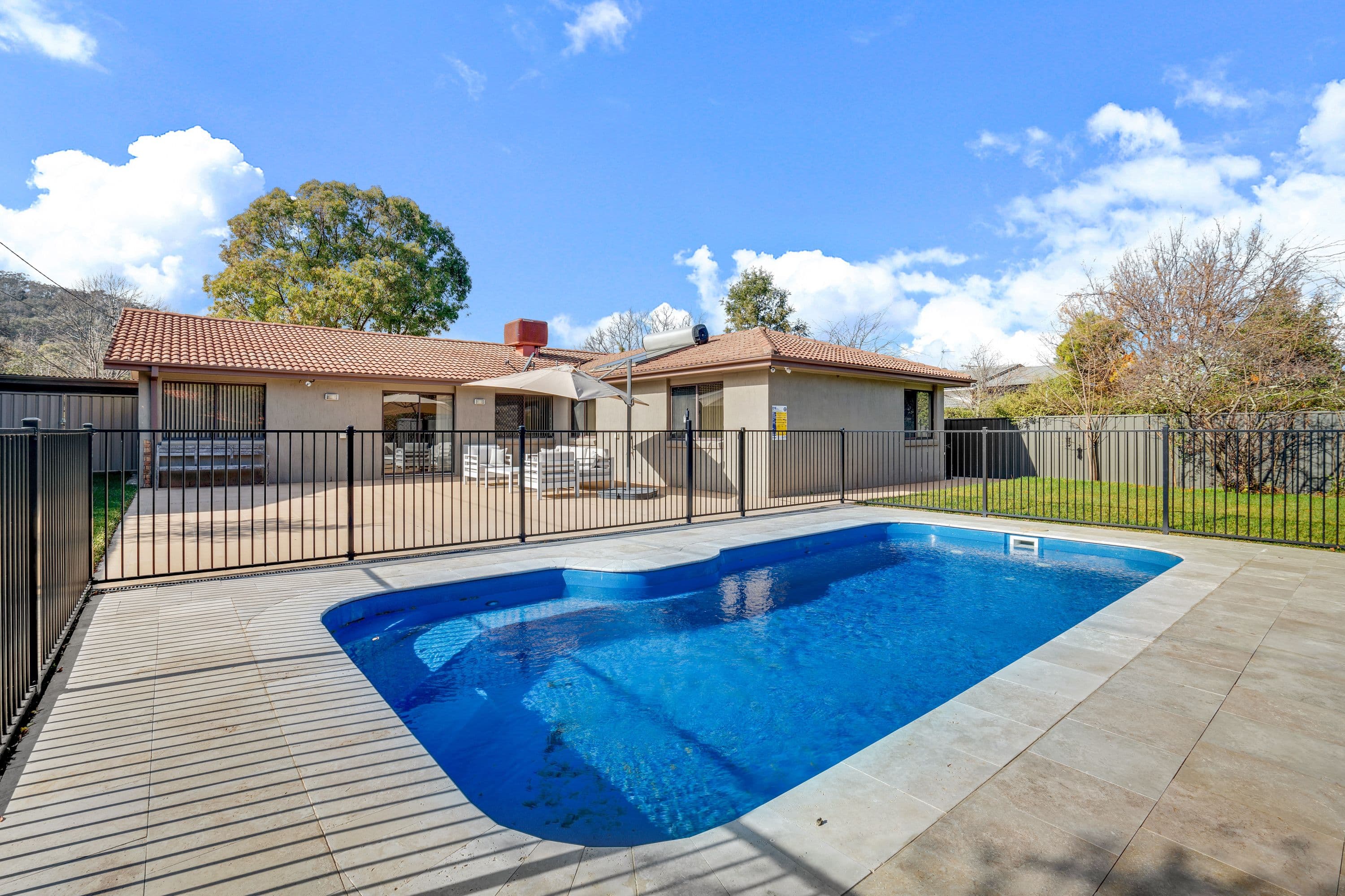 12 Ogden Close, Fadden ACT 2904, Fadden - Thumbnail 4