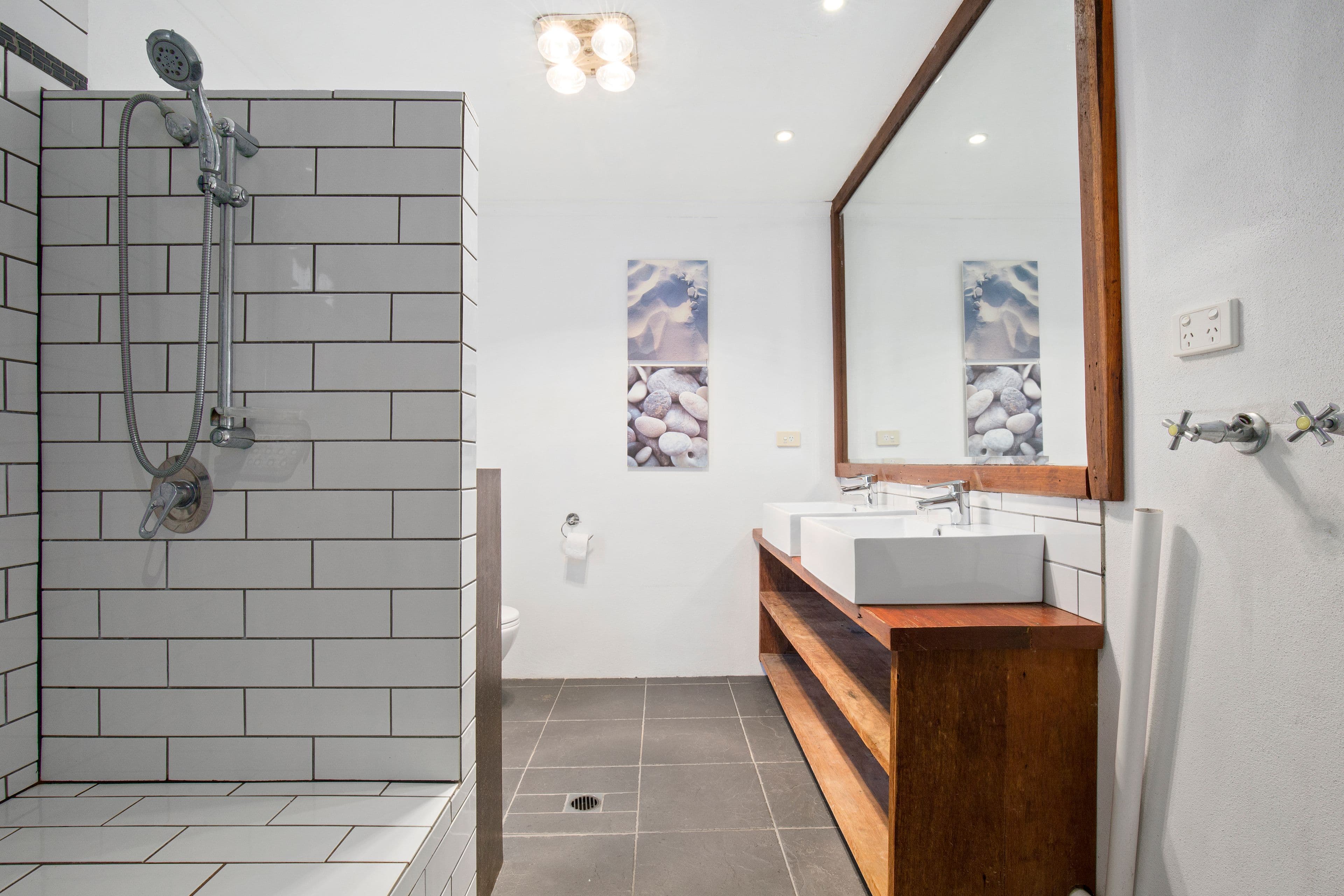 142 Benowa Road, Southport QLD 4215, Southport - Thumbnail 3