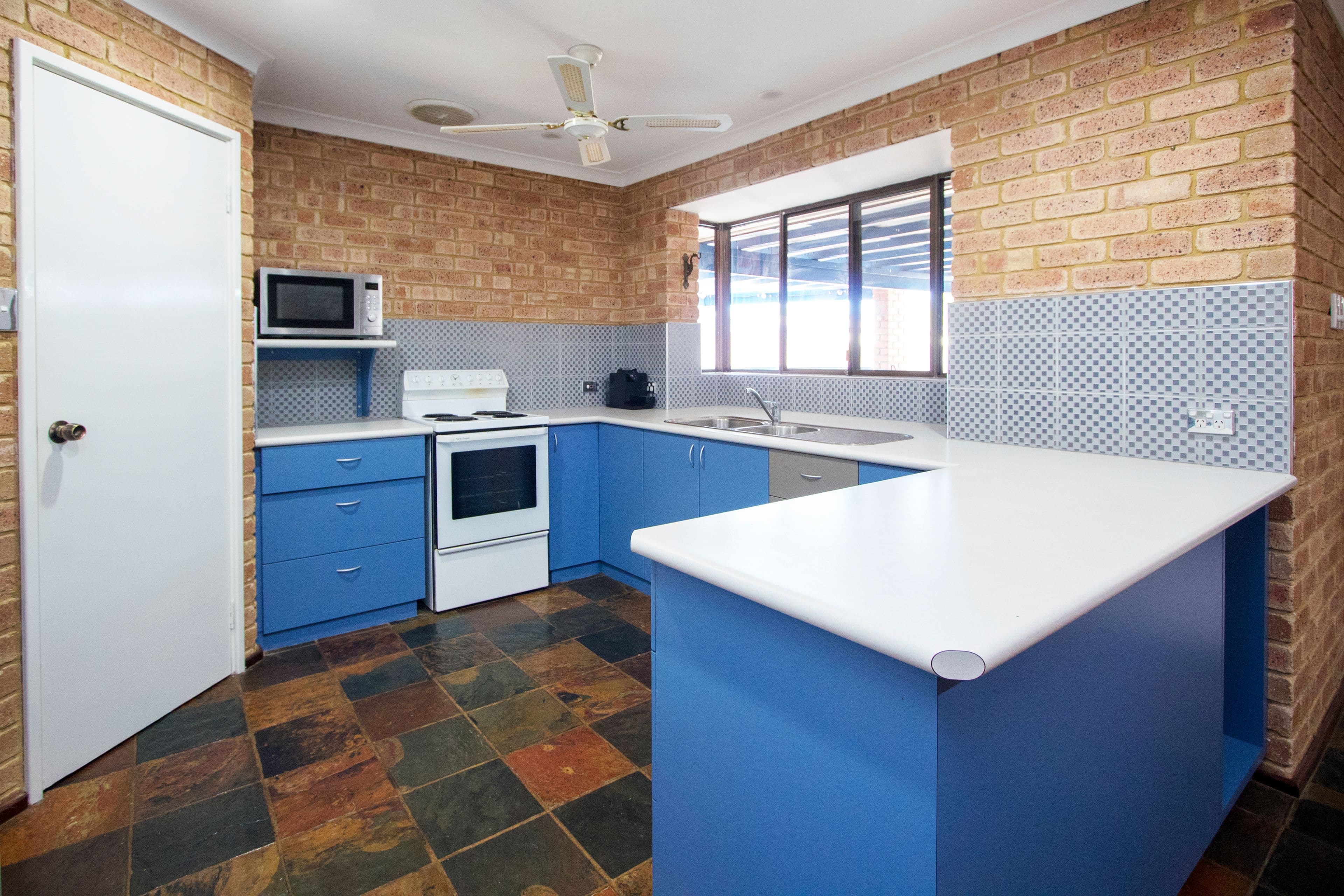 9 Lindsay Street, Jurien Bay WA 6516, Jurien Bay - Thumbnail 4