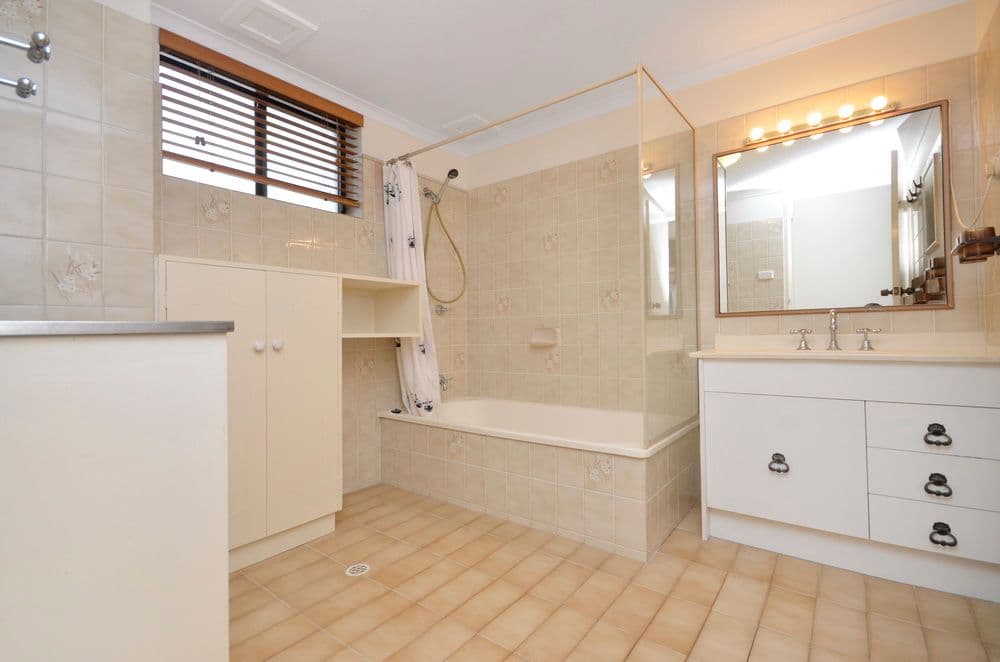 39 Ninth Avenue, COORPAROO QLD 4151, Coorparoo - Thumbnail 5