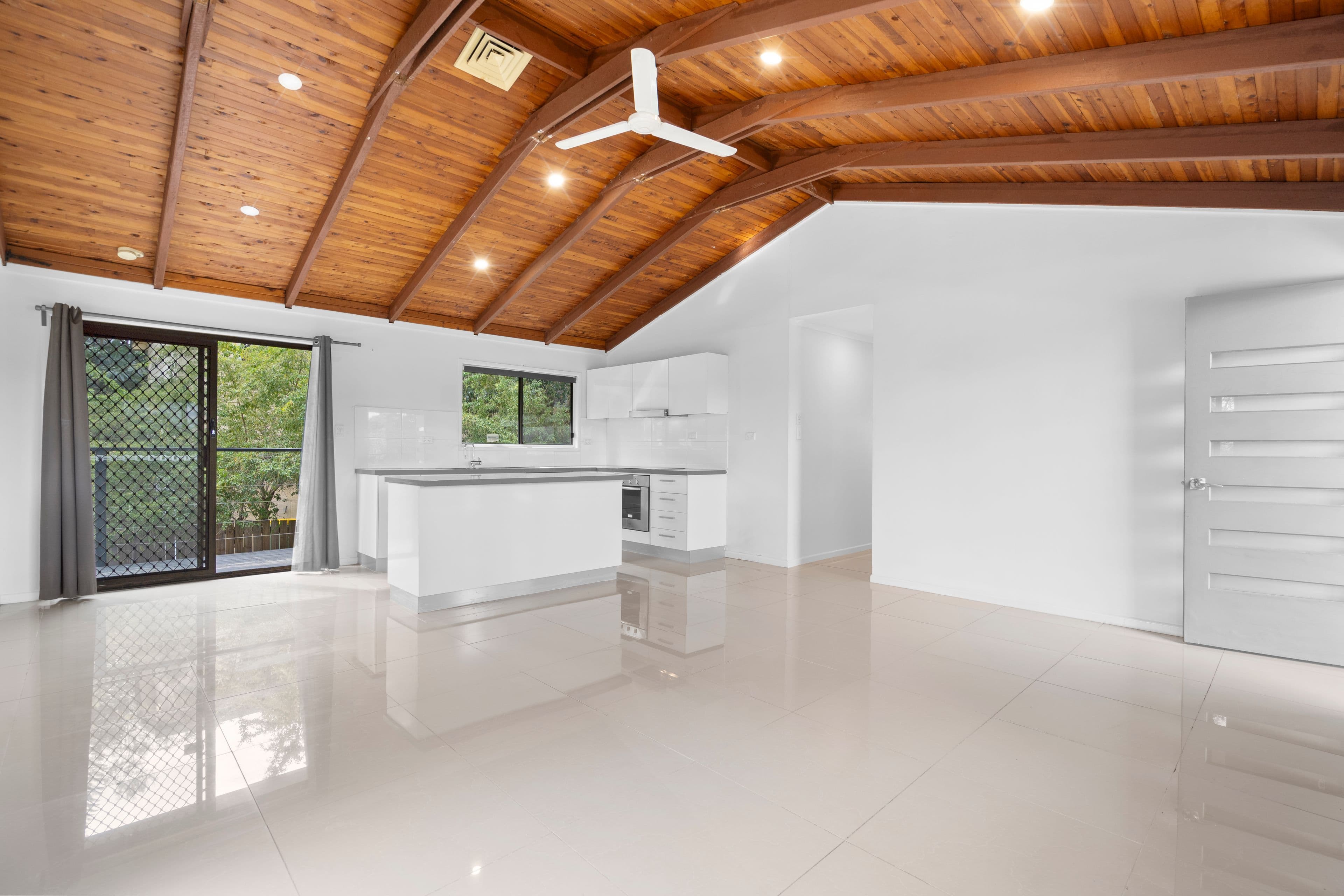 3 Hill Street, Kingston QLD 4114, Kingston - Thumbnail 2