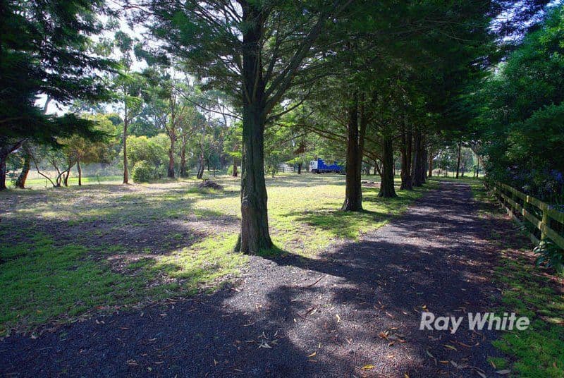 4 Fletcher Road, CRANBOURNE SOUTH VIC 3977, Cranbourne South - Thumbnail 3