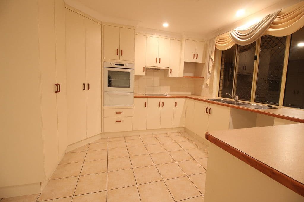12 Haswell Street, Emerald QLD 4720, Emerald - Thumbnail 5