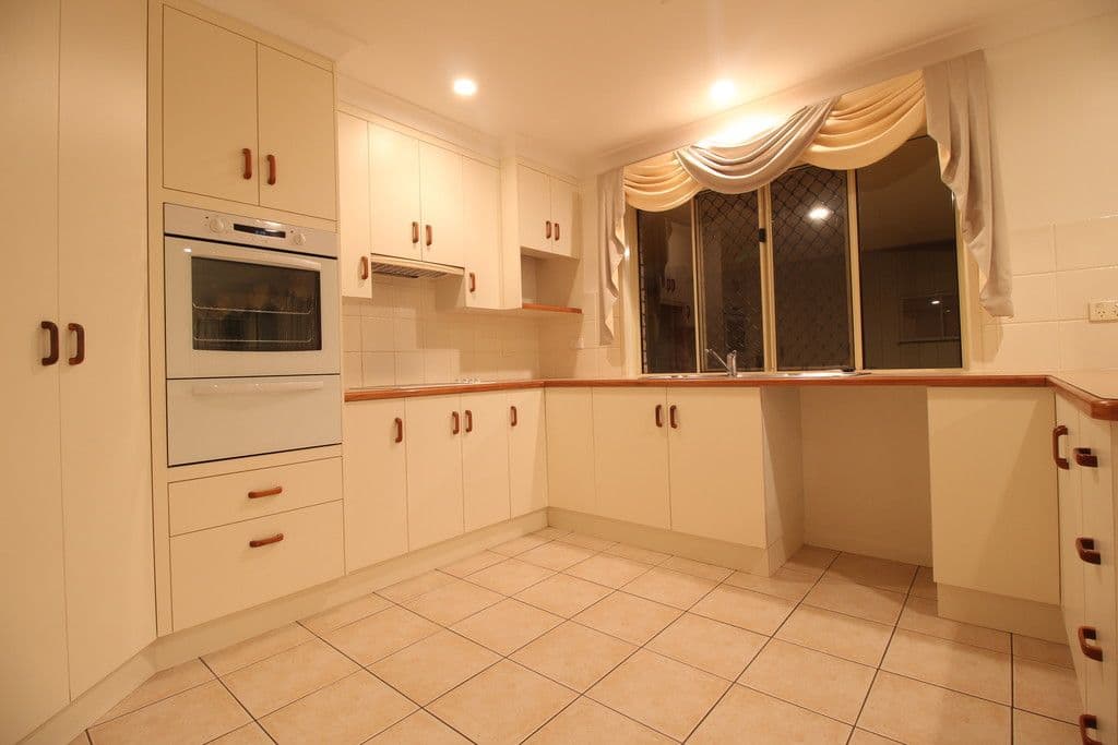 12 Haswell Street, Emerald QLD 4720, Emerald - Thumbnail 6