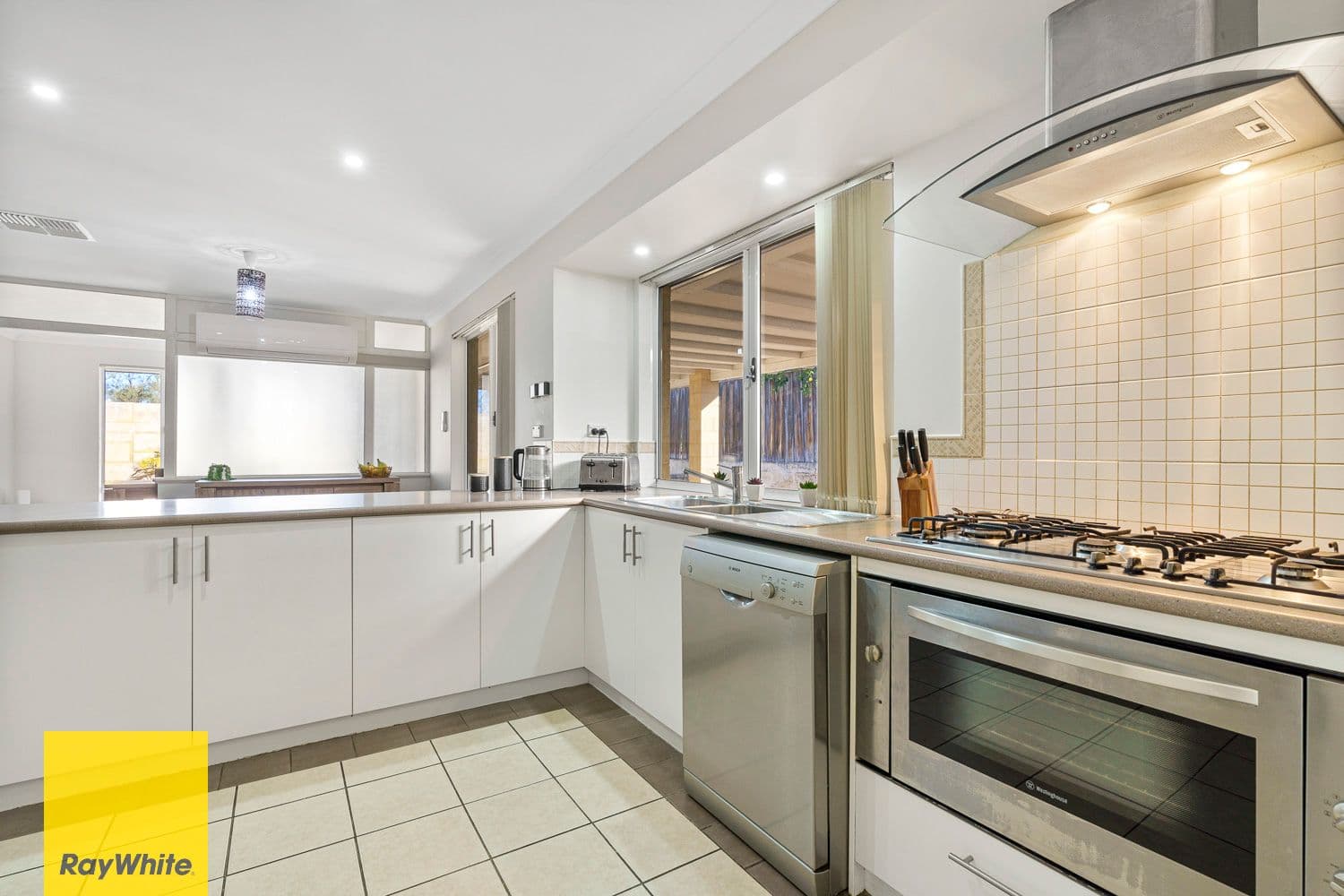 33 Rosewood Heights, Ellenbrook WA 6069, Ellenbrook - Thumbnail 4