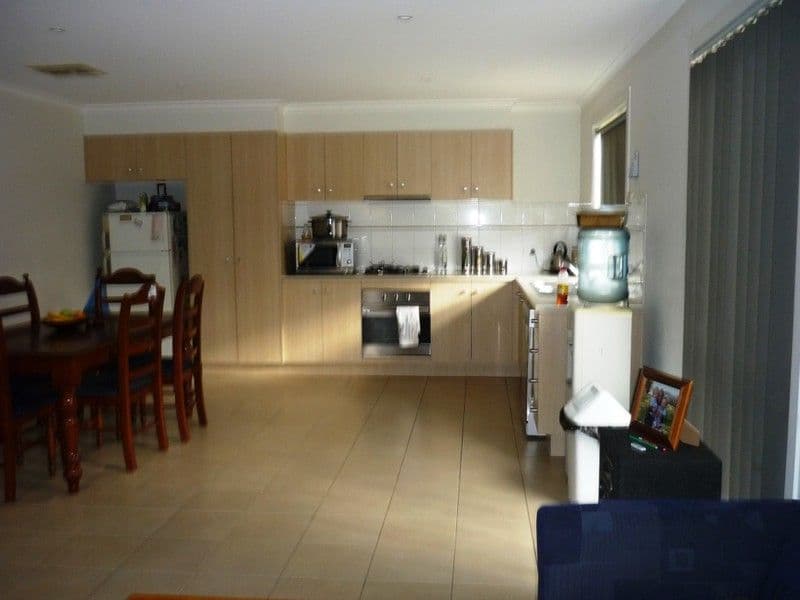 19 Edmondshaw Drive, DEER PARK VIC 3023, Deer Park - Thumbnail 3