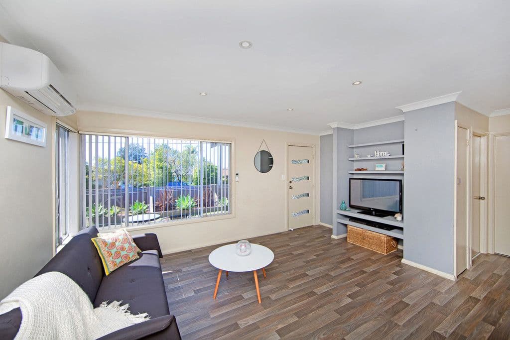 69 Brooke Avenue, Killarney Vale NSW 2261, Killarney Vale - Thumbnail 2