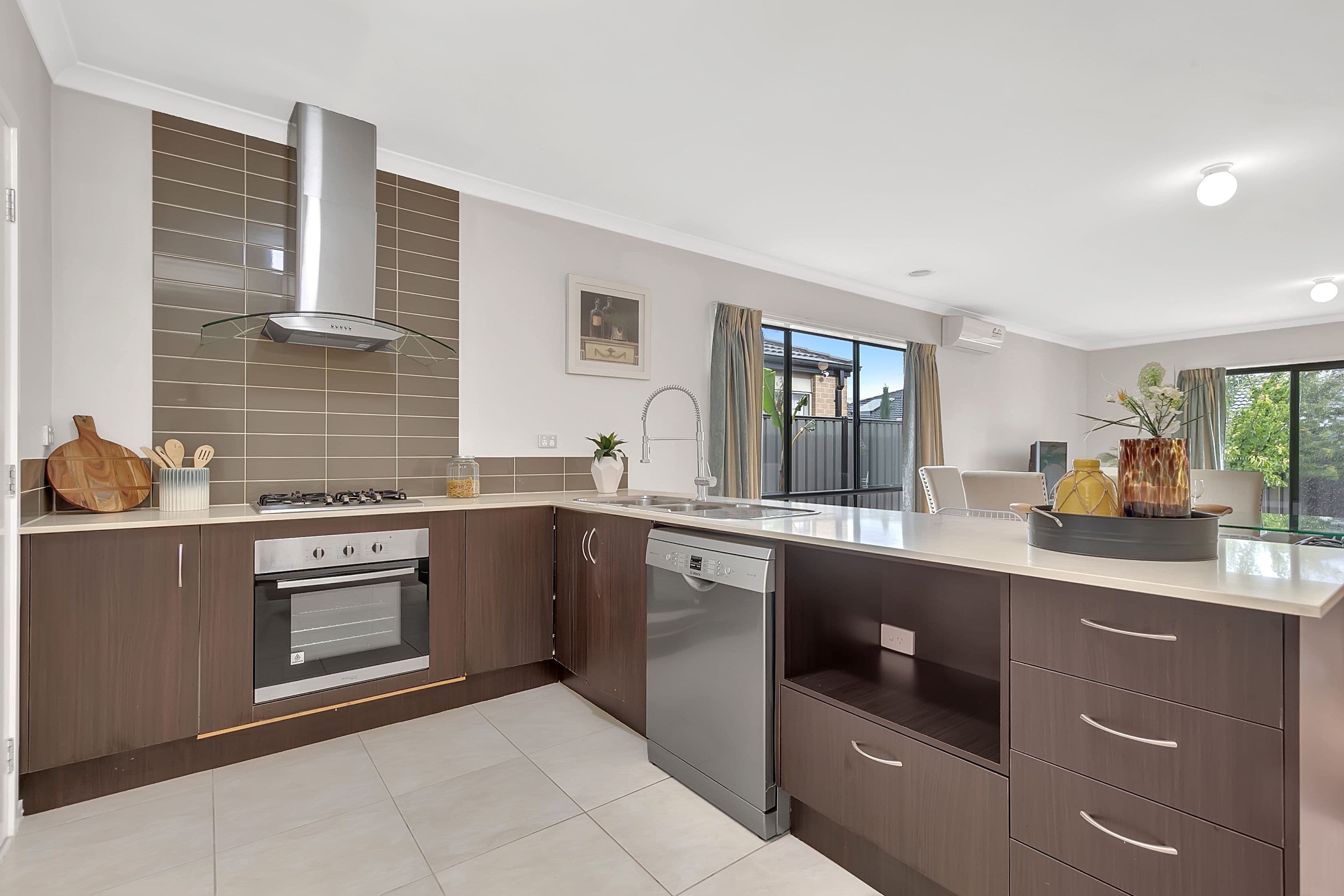 12 Kensley Circuit, Craigieburn VIC 3064, Craigieburn - Thumbnail 2