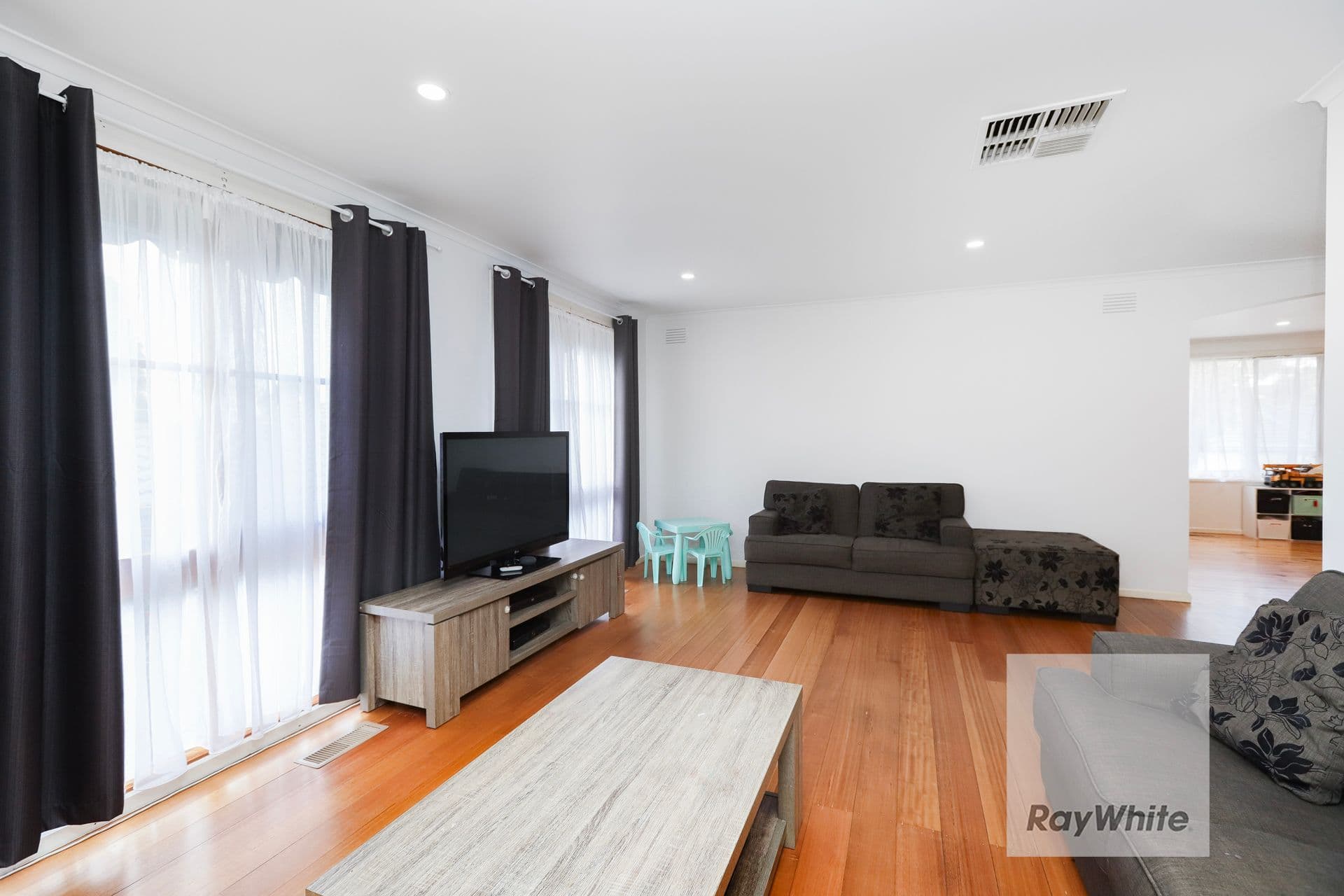 6 Kenton Place, Gladstone Park VIC 3043, Gladstone Park - Thumbnail 3
