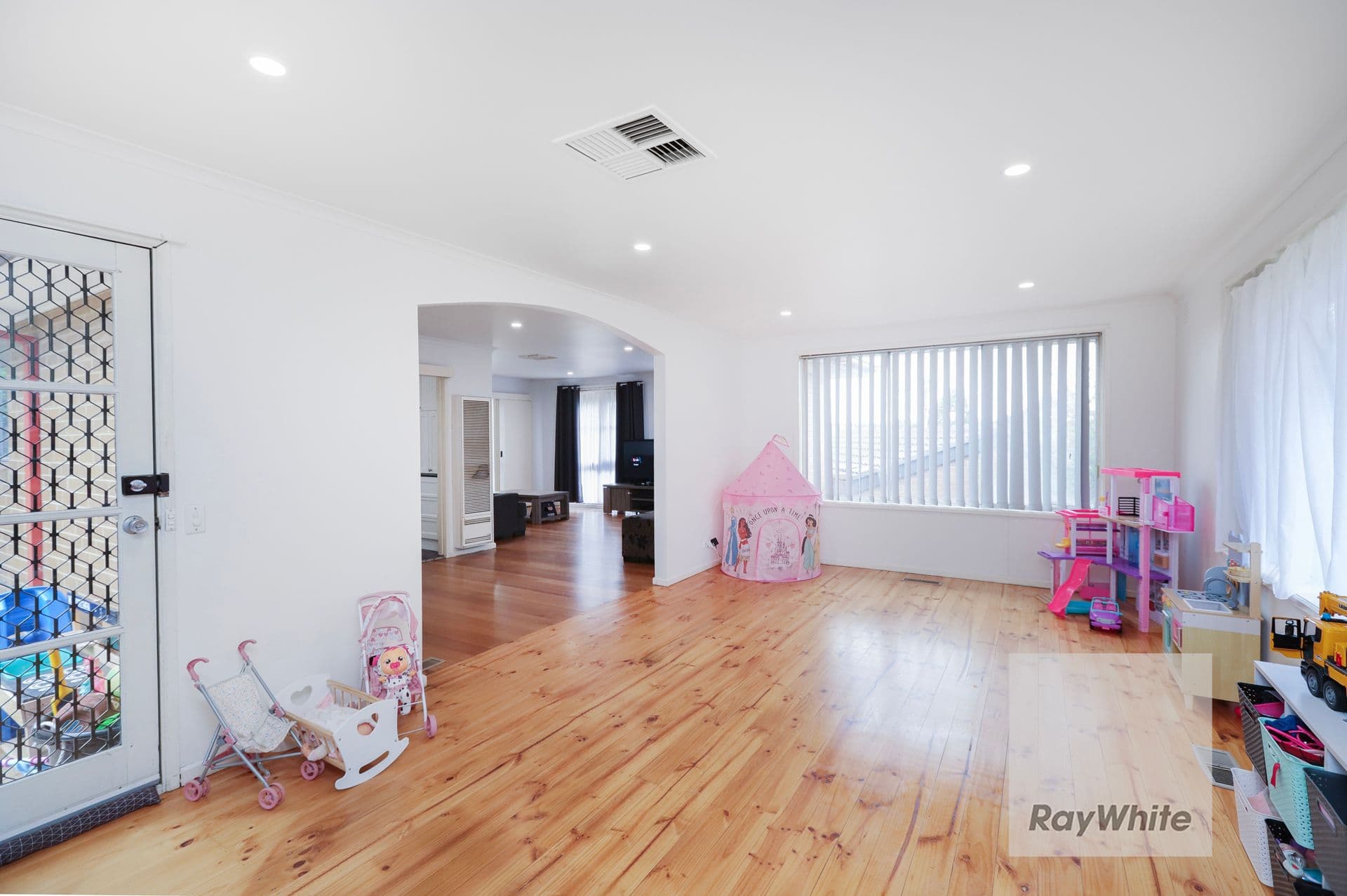 6 Kenton Place, Gladstone Park VIC 3043, Gladstone Park - Thumbnail 5
