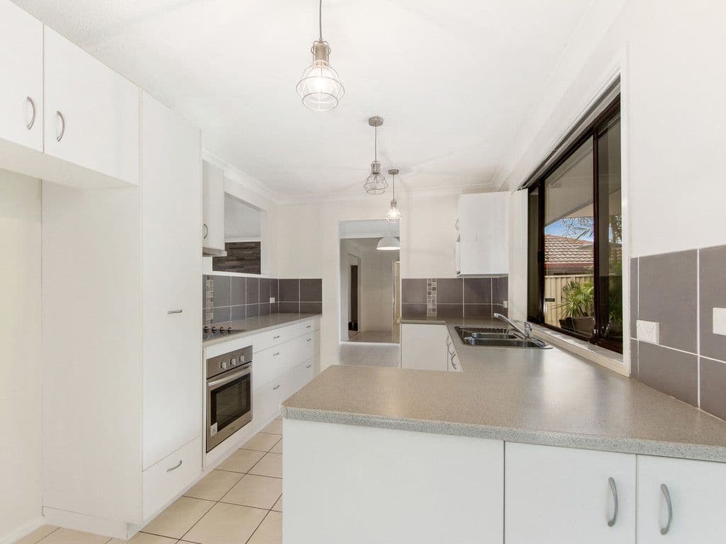 26 Treeview Drive, Burleigh Waters QLD 4220, Burleigh Waters - Thumbnail 4