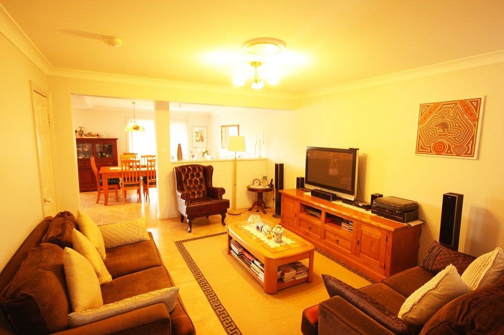 6 Ashlar Place, WEST HOXTON NSW 2171, West Hoxton - Thumbnail 2